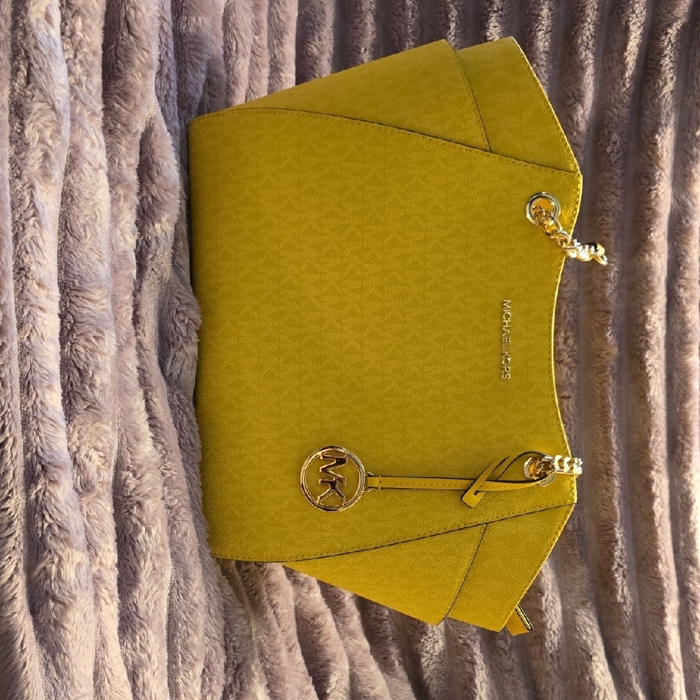 Michael Kors Yellow Leather Shoulder Bag with Modern Design